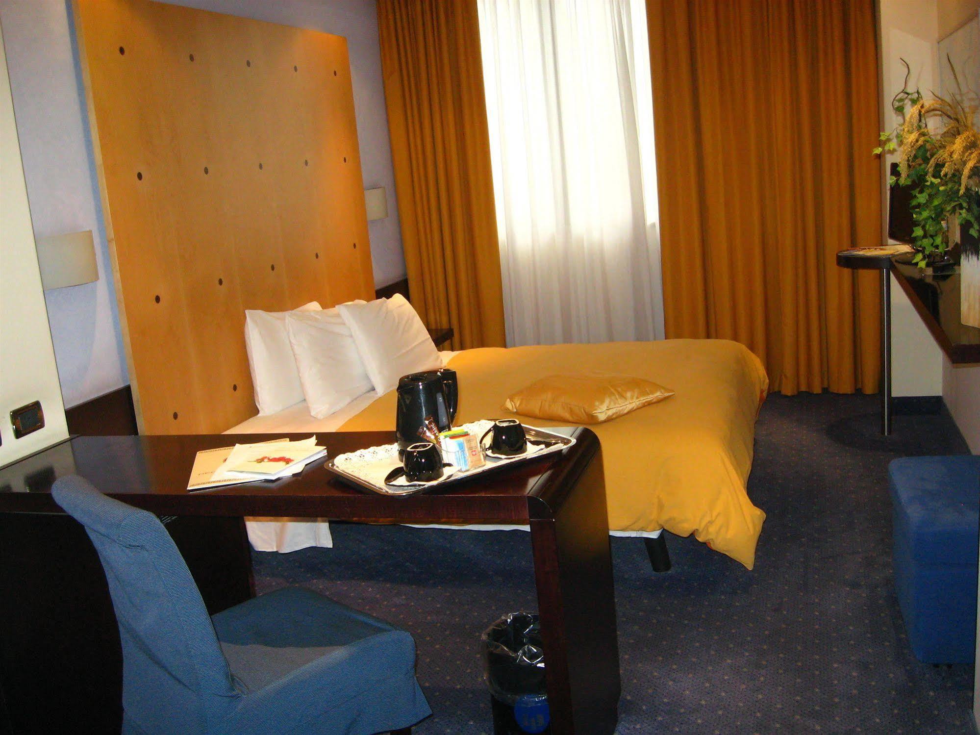 Hotel Imperatori Roma Dış mekan fotoğraf